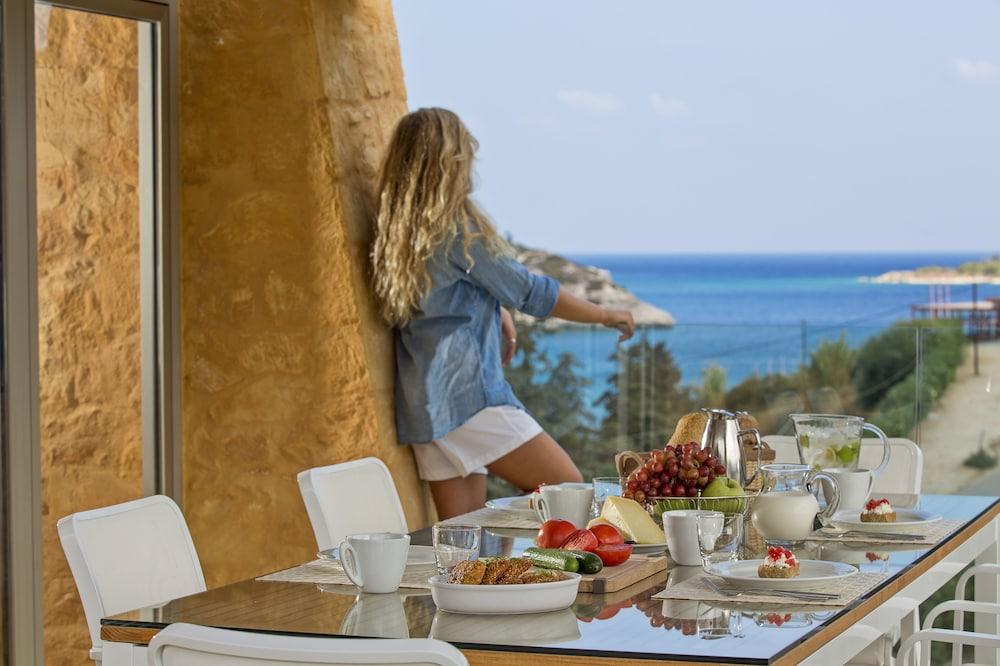 Olea Villas - Infinity Pool, Hot Tub, Sea Views Marathi  Buitenkant foto